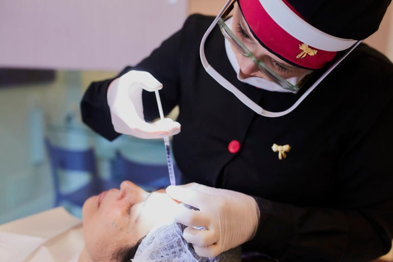 Aplicação de Botox - Harmonização Facial